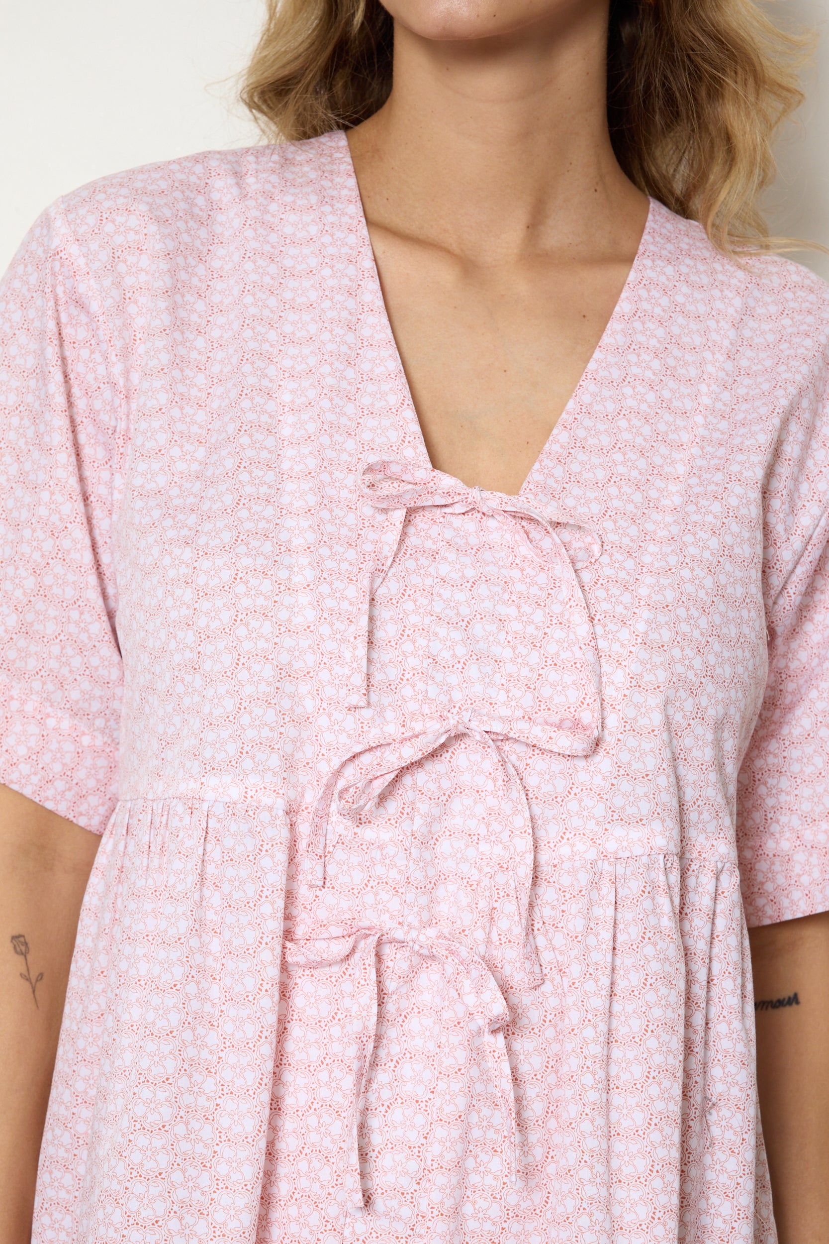 ROBE COURTE À FLEURS TERRACOTA
